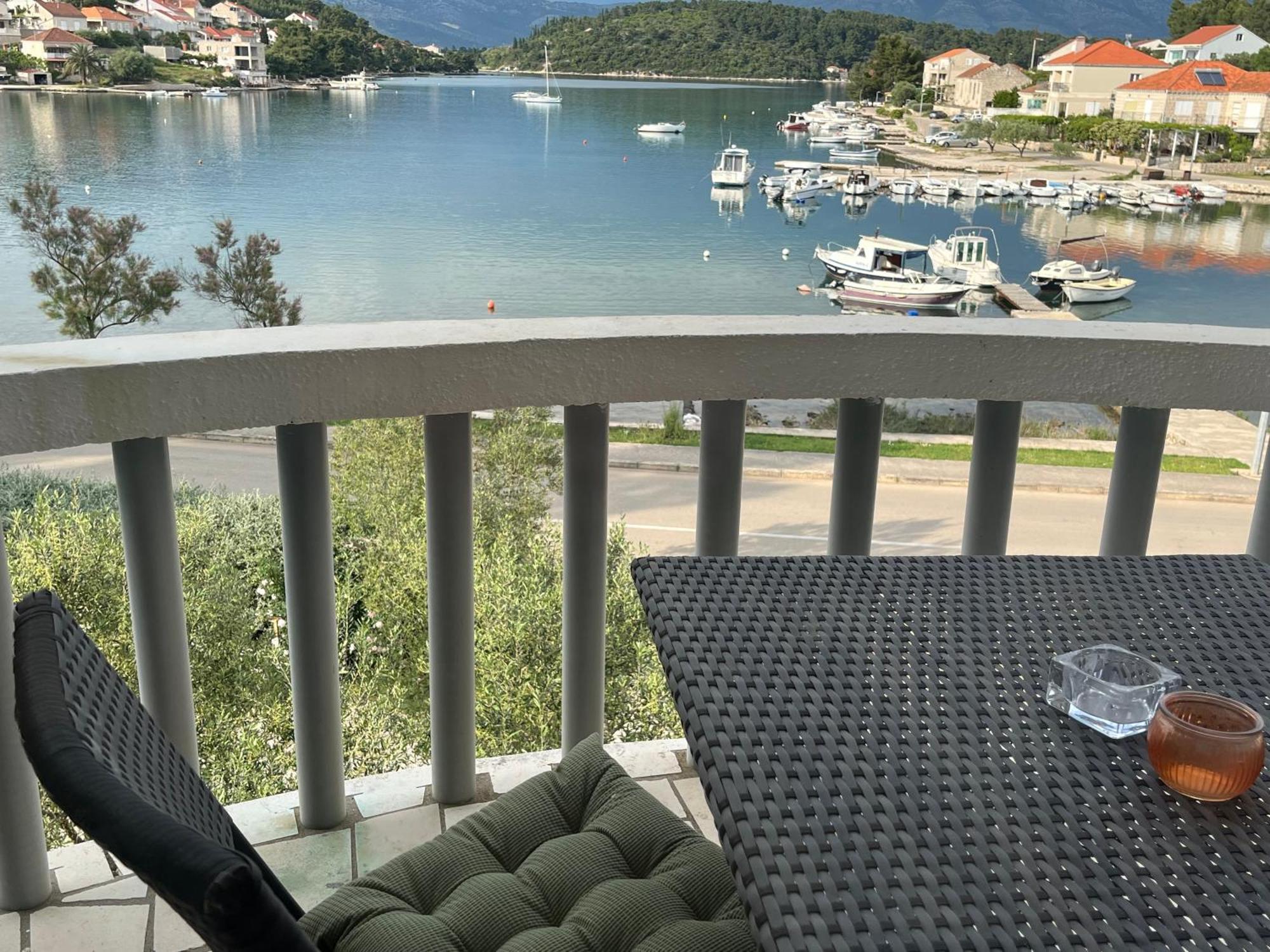 Apartments Ana By The Sea Lumbarda Exterior photo